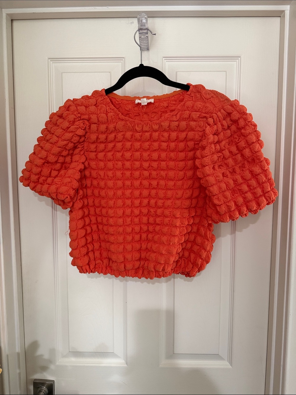 entro Textured Bubble-Sleeve Crop Top in Vibrant Orange
